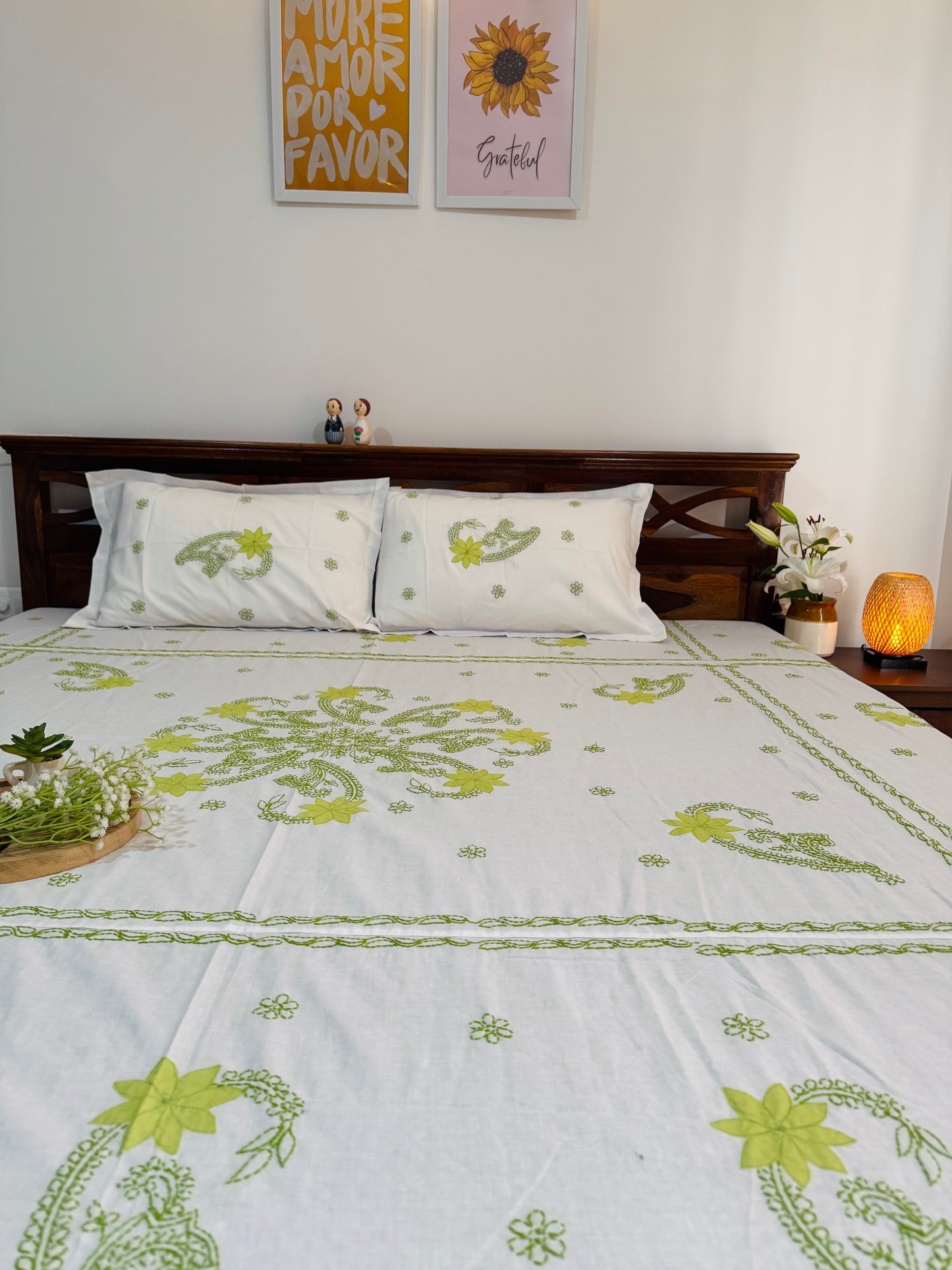 Zohra - King Size Chikankari Bedsheet 100% Mulmul Cotton