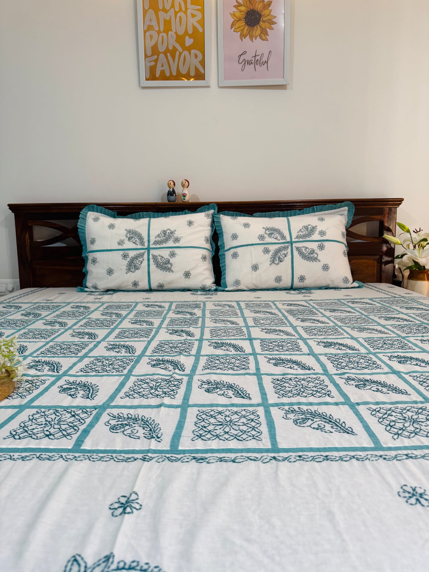 Sana - King Size Chikankari Bedsheet 100% Mulmul Cotton